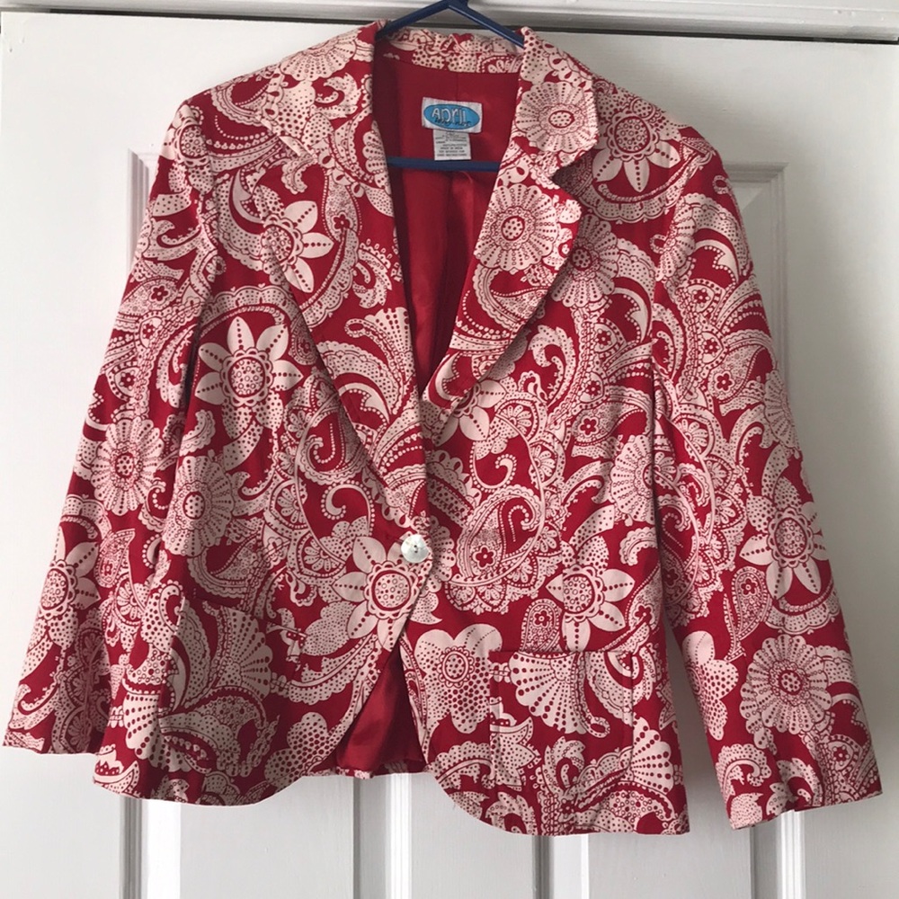 Cute short crop red flower patterned jacket.